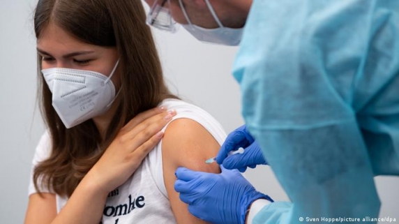 Persoanele vaccinate sunt expuse unui risc mai ridicat, anunța Institutul Robert Koch din Germania: Trebuie respectate măsurile de protecție!