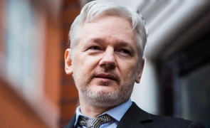 Scandal mondial! Guvernul britanic a decis extrădarea în SUA a lui Julian Assange fondatorul Wikileaks
