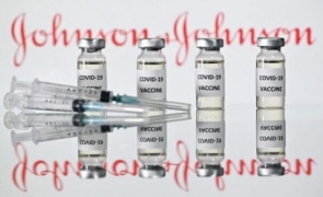 SUA limitează vaccinarea cu Johnson & Johnson pentru că produce cheaguri de sânge!
