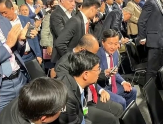 Un republican american anunță că delegația Chinei a protestat la Davos împotriva lui Zelenski!