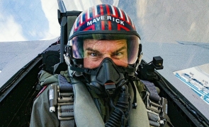 Video cu Tom Cruise care şi-a prezentat noul film ''Top Gun'' în timp ce făcea echilibristică pe un avion în zbor!