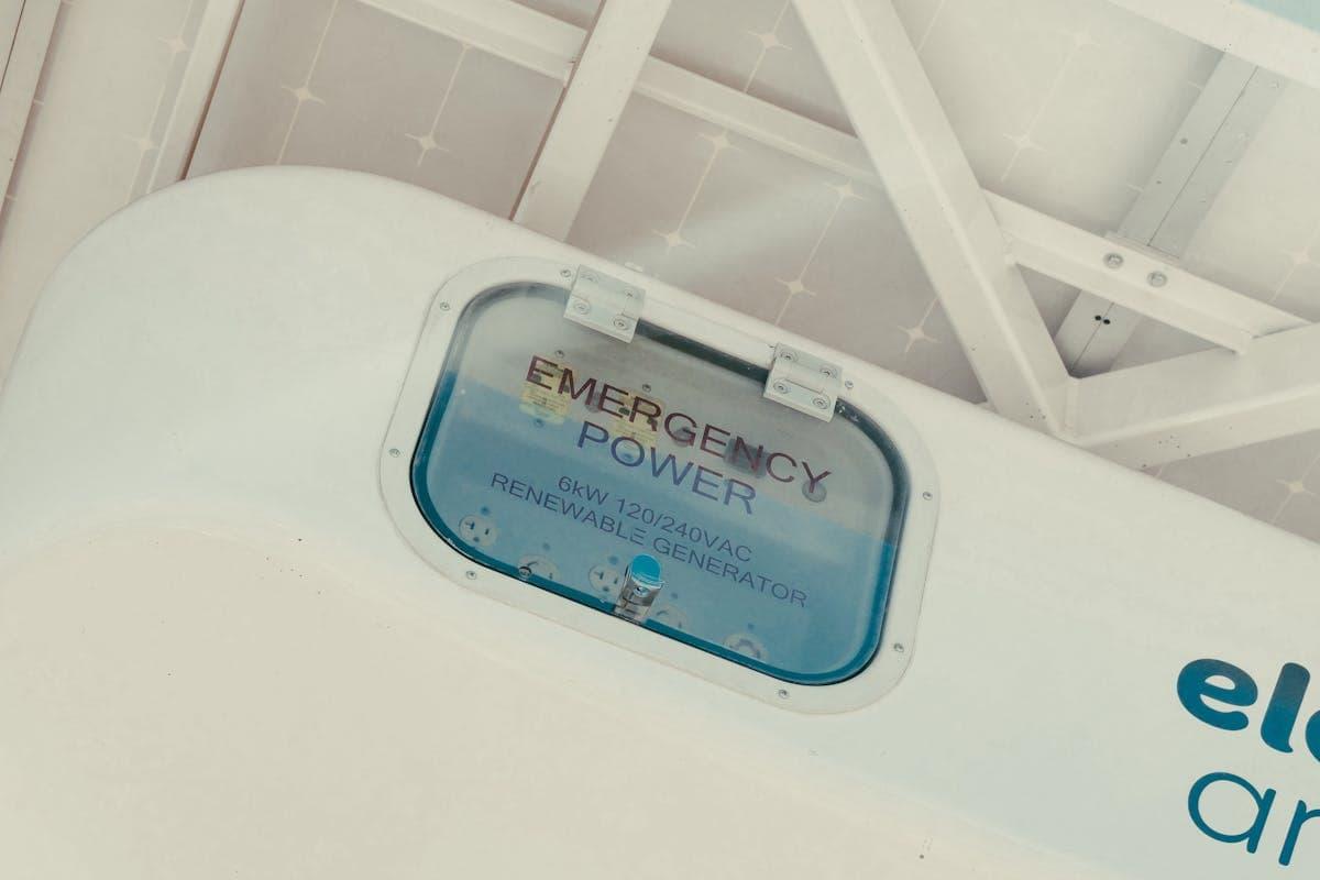 6 motive pentru a integra baterii de stocare a energiei în afacerea ta

