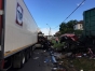 Şase persoane rănite pe DN 7, în urma impactului dintre un TIR şi trei maşini