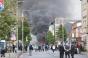 Belfast: Mai multe case și autobuze au fost incendiate, în timp ce sute de persoane au ieșit pe străzi 
