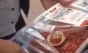 Carne din plastic într-un hipermarket din Bucuresti. Dovada video ca ne otravesc pe zi ce trece! VIDEO