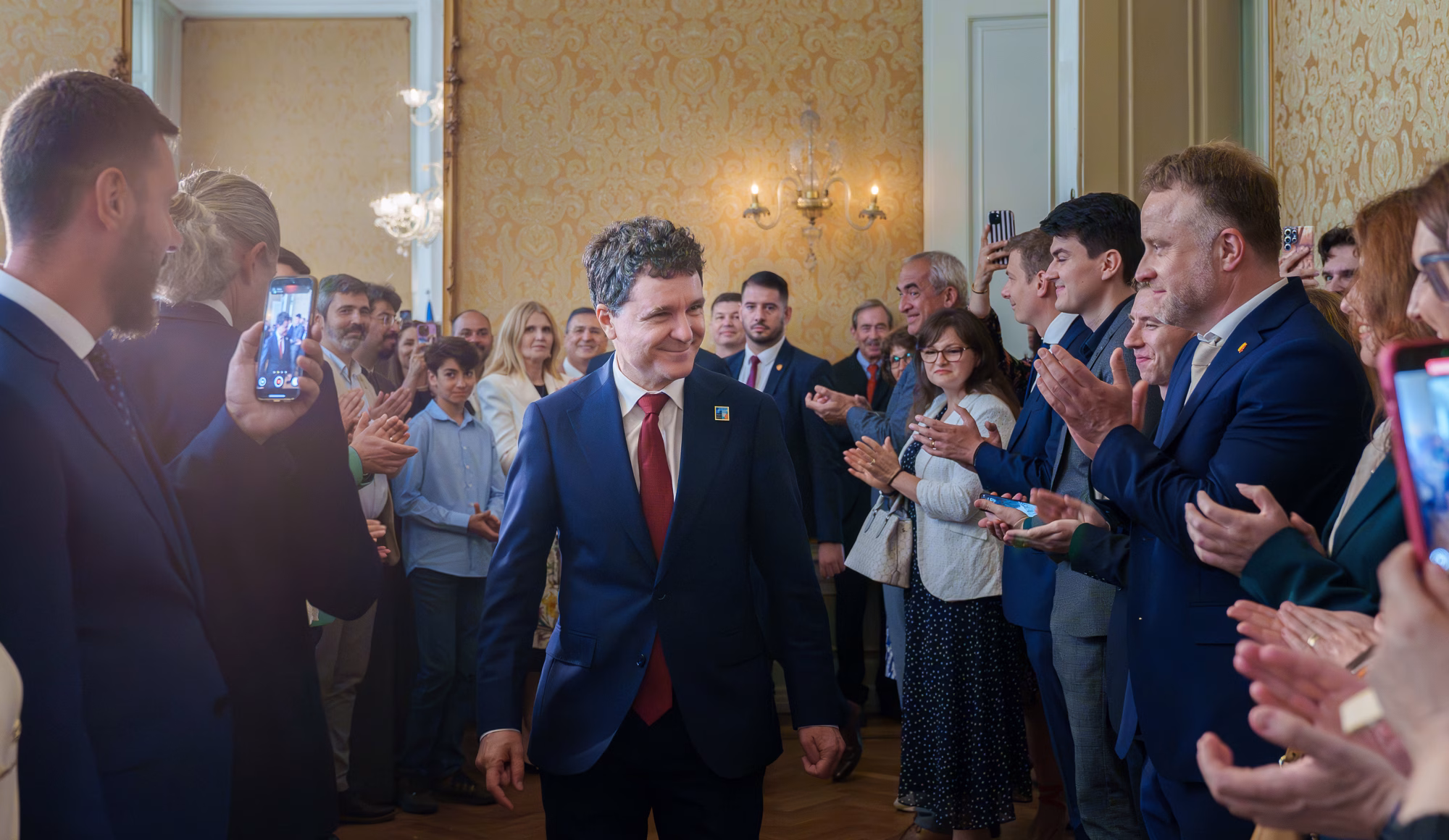 Deustche Welle: Nicușor Dan a pactizat cu Sistemul!
