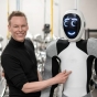 Invazia roboților umanoizi în casele noastre. Începutul unei noi ere în gospodărie
