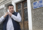 Mai bine mǎ sinucid în fața Tribunalului București