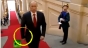 Motivul de neînchipuit pentru care Vladimir Putin merge mereu cu mâna dreapta lipită de corp