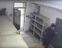 O angajată BCR a fost condamnată la închisoare pentru ca a furat 150 de mii de euro și a dat foc camerei tezaurului