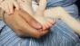 O femeie nu este lăsată să îngrijească un copil abandonat