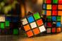O fetiță de 6 ani a stabilit un nou record mondial. A rezolvat cubul Rubik cu o medie de 4,27 secunde
