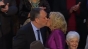 Obscenități la Casa Albă: Jill Biden l-a sărutat pe buze pe soțul vicepreședintei Kamala Harris! VIDEO

