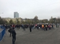 Premierul, despre Târgul de Crăciun din Piaţa Victoriei: Nu este cea mai inspirată decizie. Se şi interpretează că se face târg ca să nu mai vină nu ştiu cine. "Nu, dom'le, să vină!"
