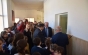 Primarul din Piatra Neamţ a tăiat panglica la inaugurarea unui WC dintr-o şcoală