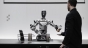 Robotul Figure 01 operat de OpenAI a ajuns la apogeul cercetarii in domeniu: face conversație, oferă un măr și curăță gunoiul VIDEO
