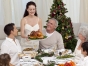 Românii preferă să petreacă Anul Nou acasă, în familie. Câţi bani sunt dispuşi să cheltuiască