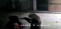 Tineri deghizaţi în femei au tâlhărit un bărbat folosind electroşocuri