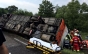 Un autocar cu 33 de persoane s-a răsturnat pe breteaua de ieşire de pe A1. Care este bilanțul răniților