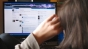 Un bărbat a fost reţinut după ce a şantajat o femeie că va publica fotografii indecente cu ea dacă nu face sex cu el