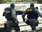 Un barbat stropea trecatorii cu benzina si le dadea foc. Autoritatile au intervenit pentru a preveni o tragedie
