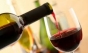Un ospătar i-a servit unei femei detergent în loc de vin, la un bar din Italia: Clienta s-a ales cu arsuri grave în gât
