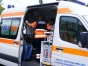 Un tânăr băut "bine" a lovit cu maşina şapte autoturisme parcate, un stâlp de curent şi s-a răsturnat