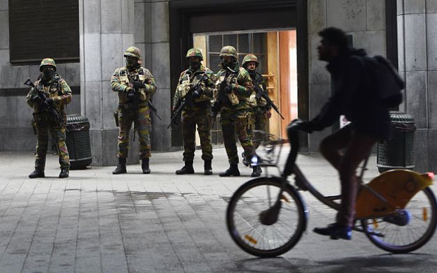 A treia zi de alertă teroristă. Operaţiune antiteroristă la Bruxelles, pentru prinderea lui Salah Abdeslam
