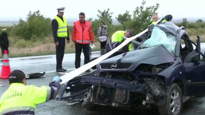 Accident grav între patru autovehicule, în judeţul Vrancea