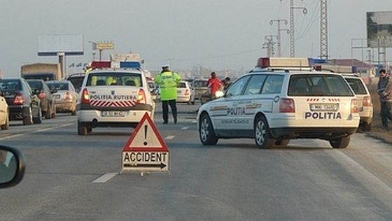 ACCIDENT pe DN1: Opt răniţi, între care doi copii, după ce două maşini s-au ciocnit