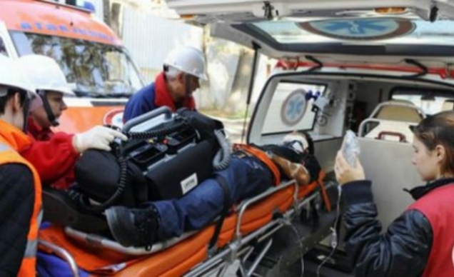 Accident rutier deosebit. O mașină a luat foc în mers