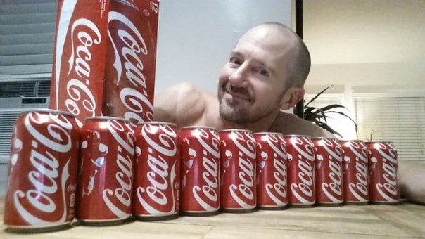 Acest om a baut 10 coca-cola pe zi timp de o luna! Iata ce a patit