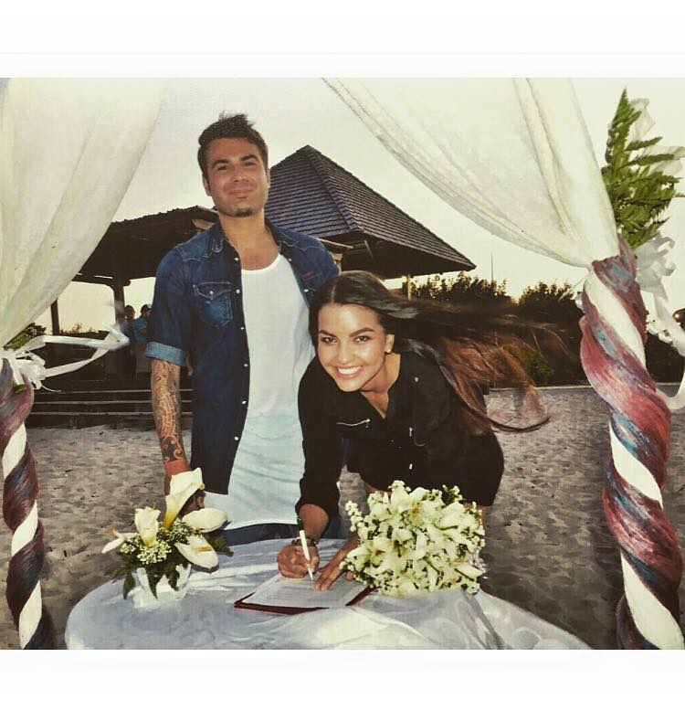 Adrian Mutu și Sandra Bachici S-AU CĂSĂTORIT. Ceremonia a avut loc pe o plajă din Cuba / FOTO