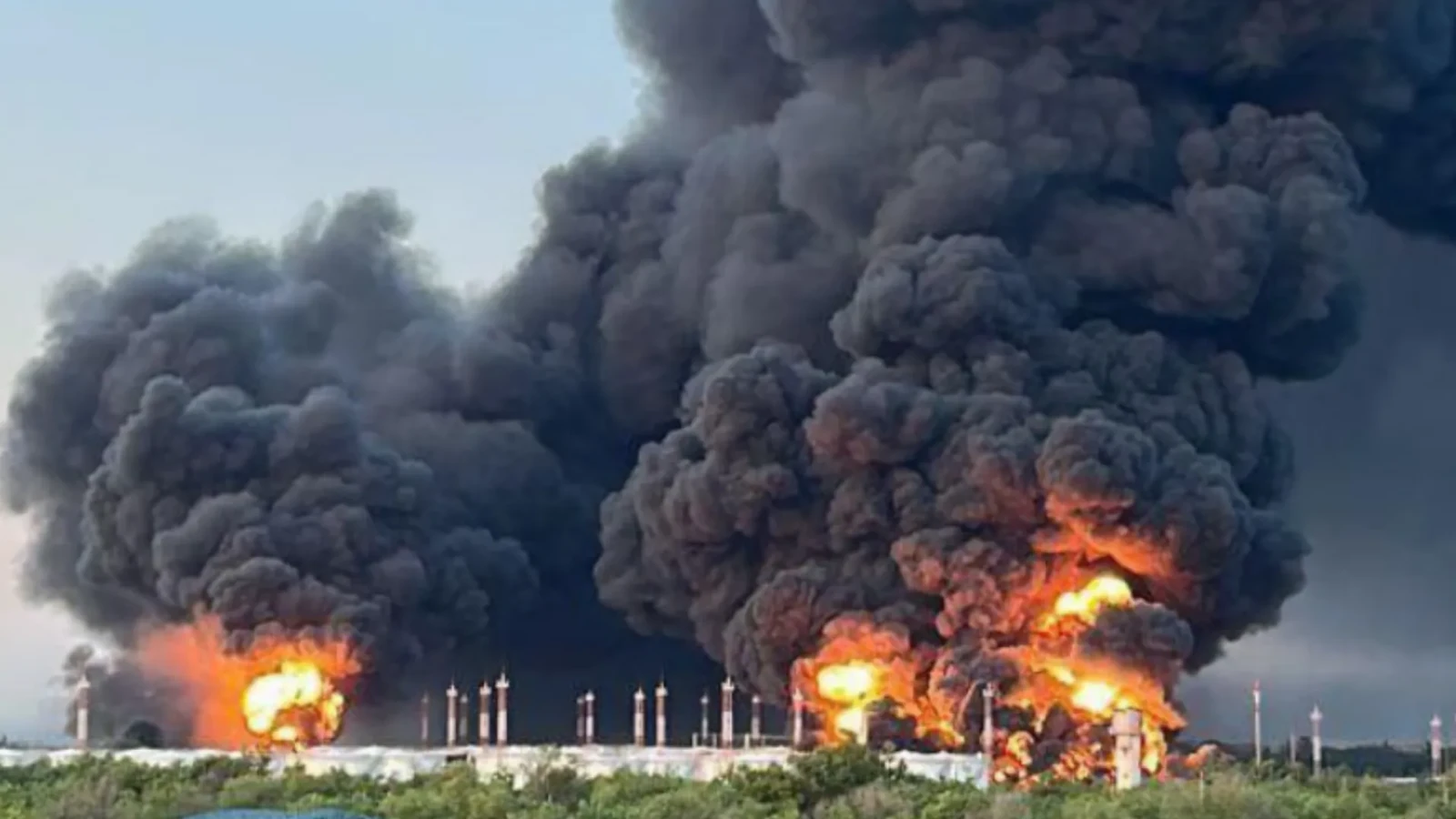 Ajutată de SUA si UK, Ucraina atacă infrastructura energetică rusă într-un ritm și cu o brutalitate fără precedent