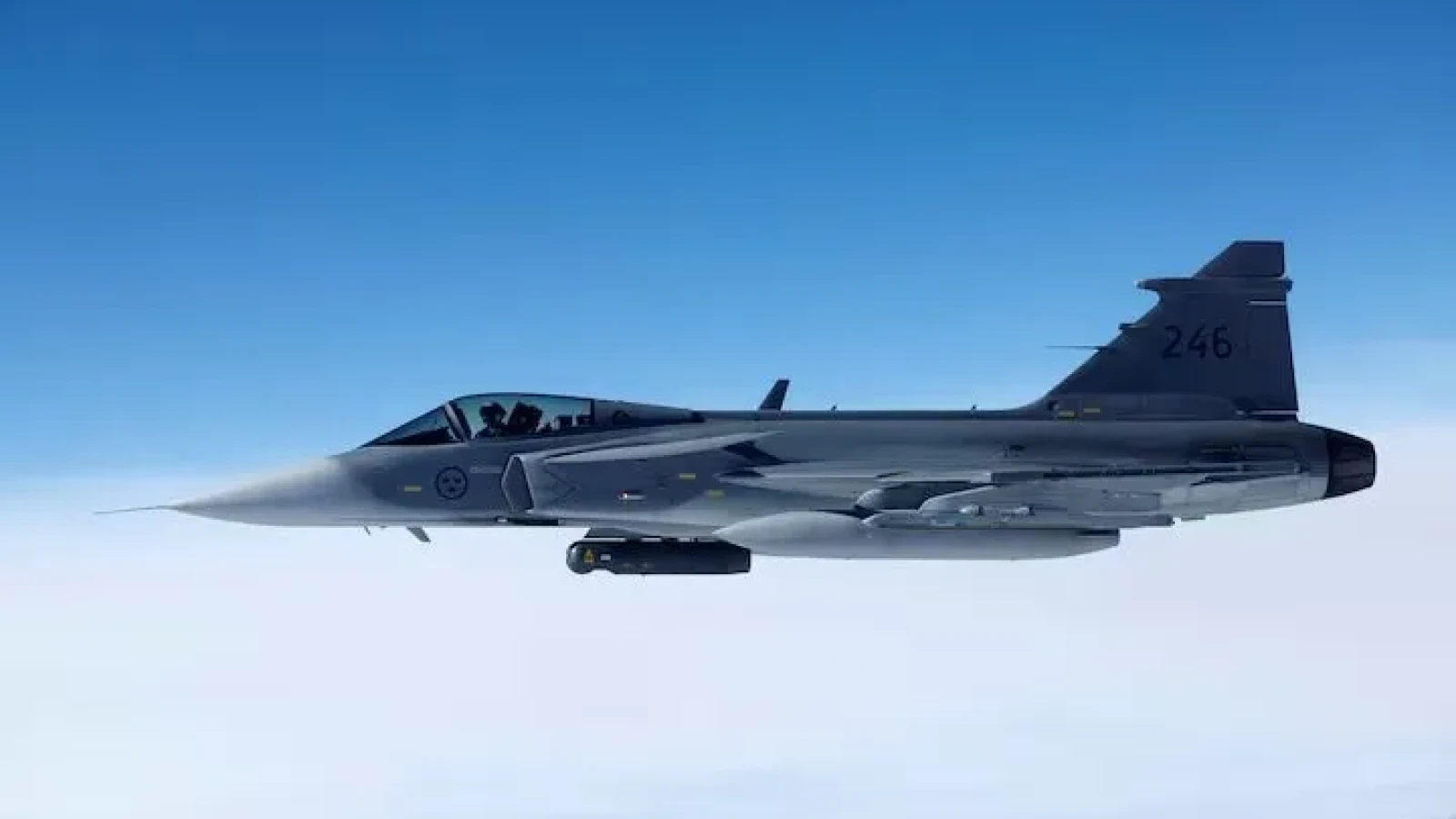 Alertă NATO în Europa la cel mai înalt nivel: avioane Gripen au interceptat un avion israelian deasupra Ungariei
