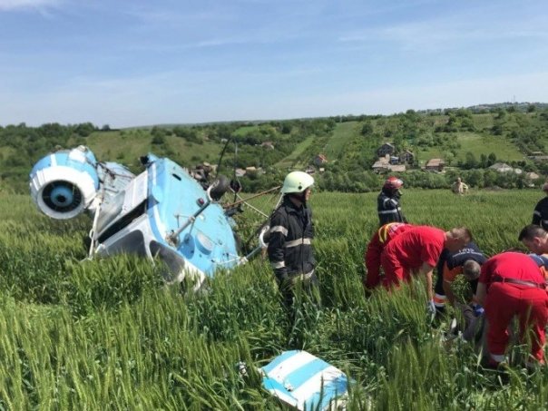 Alerta! Un elicopter s-a prabusit in zona unui deal din Romania! Doua persoane se aflau la bord