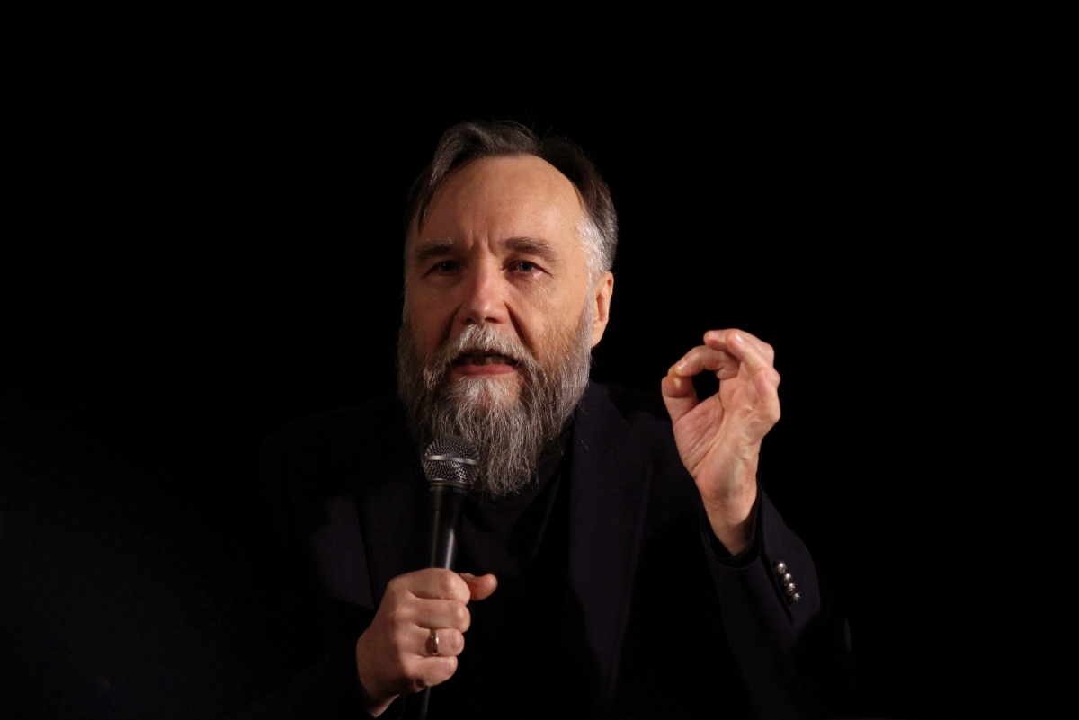 Alexandr Dughin intervine în favoarea lui Simion și avertizează: