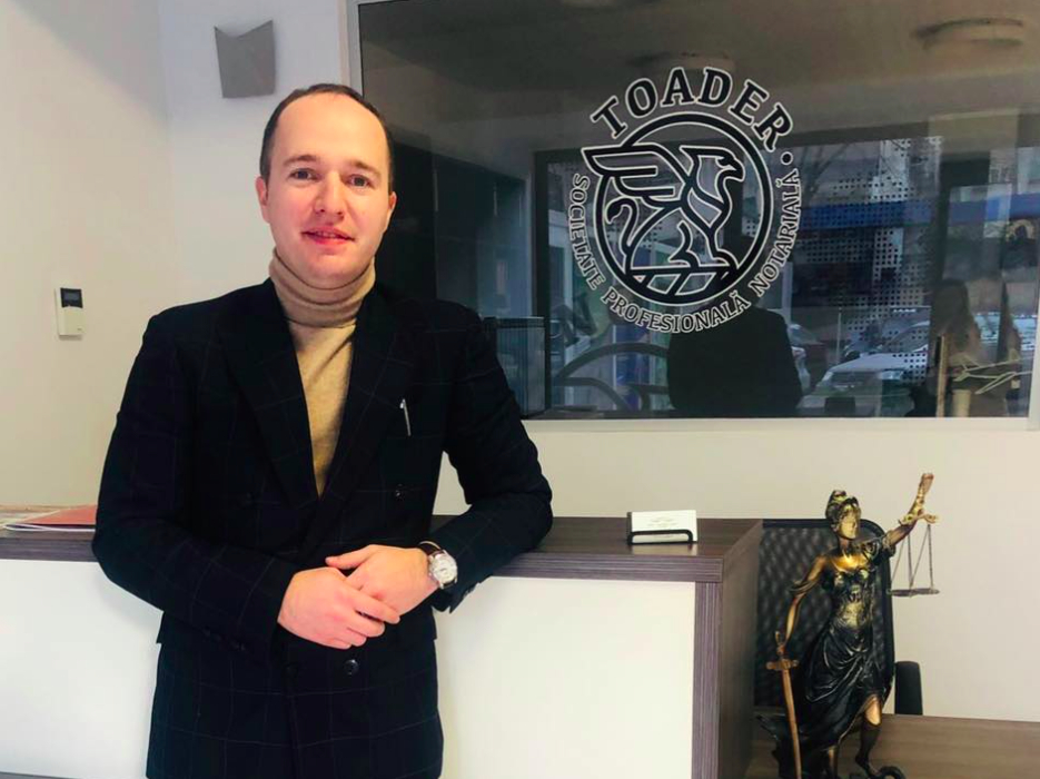 Alexandru Toader - fiul fostului ministru al Justiției, dus în cătușe la propriul notariat. Ce s-a întâmplat aici cu studentele la Drept