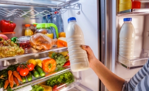 Alimentele care devin toxice când le punem în frigider! Mulţi români le consumă fără să știe
