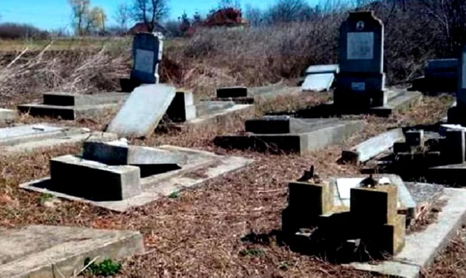 Anchetă MAI în cazul vandalizării cimitirului evreiesc din Huși