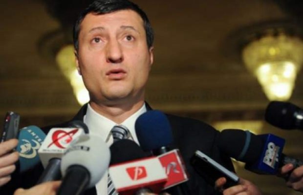 Ancheta în dosarul privind cărţile scrise de deţinuţi continuă. Fostul deputat Dan Păsat, audiat la DNA