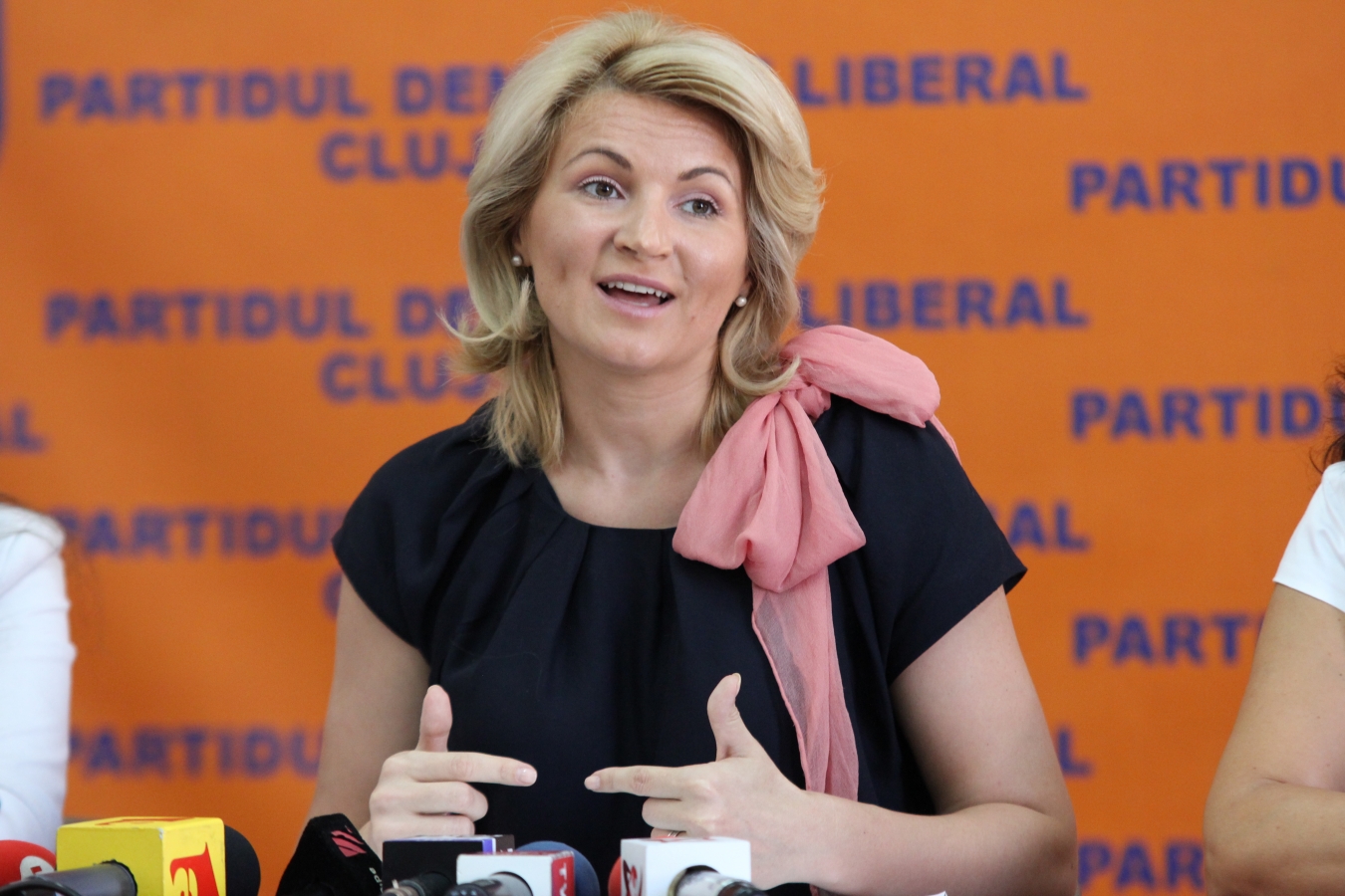 Andreea Paul nu numai c-a nascut fără sa lipseasca de la munca dar n-a dat nici spagă