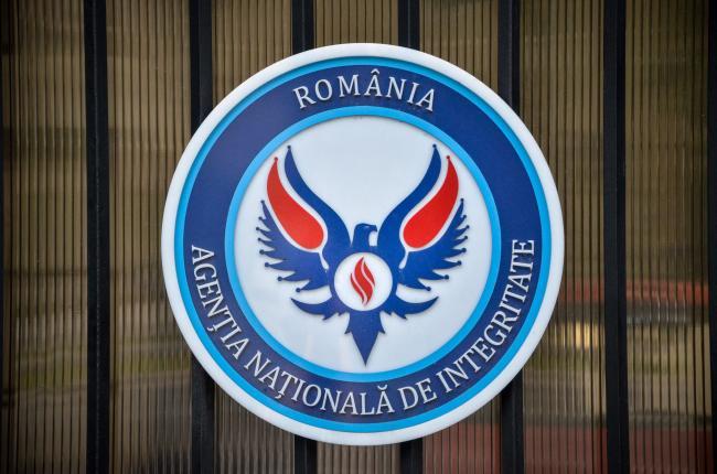 ANI a găsit în incompatibilitate sau conflict de interese 12 actuali şi foşti aleşi locali, inclusiv 5 primari