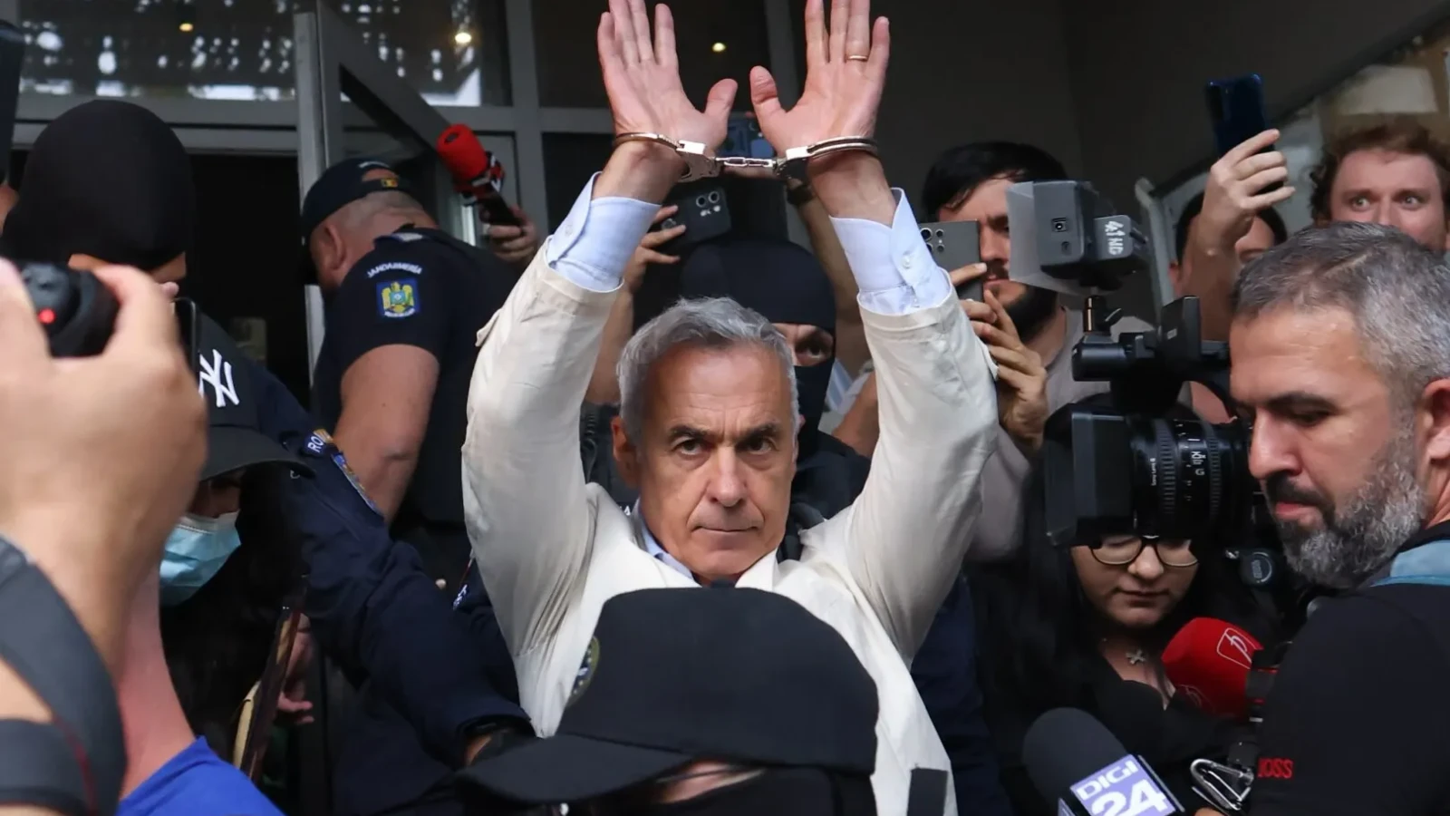 Arestarea lui Călin Georgescu face înconjurul lumii: Ce scrie presa internațională despre cazul care zguduie scena politică din România
