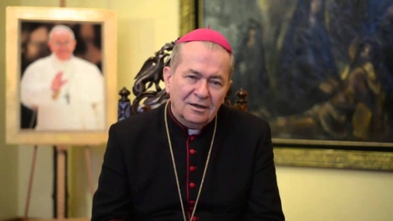Arhiepiscopul romano-catolic Ioan Robu, la clubul Colectiv: „Ar trebui sa ne fie rusine