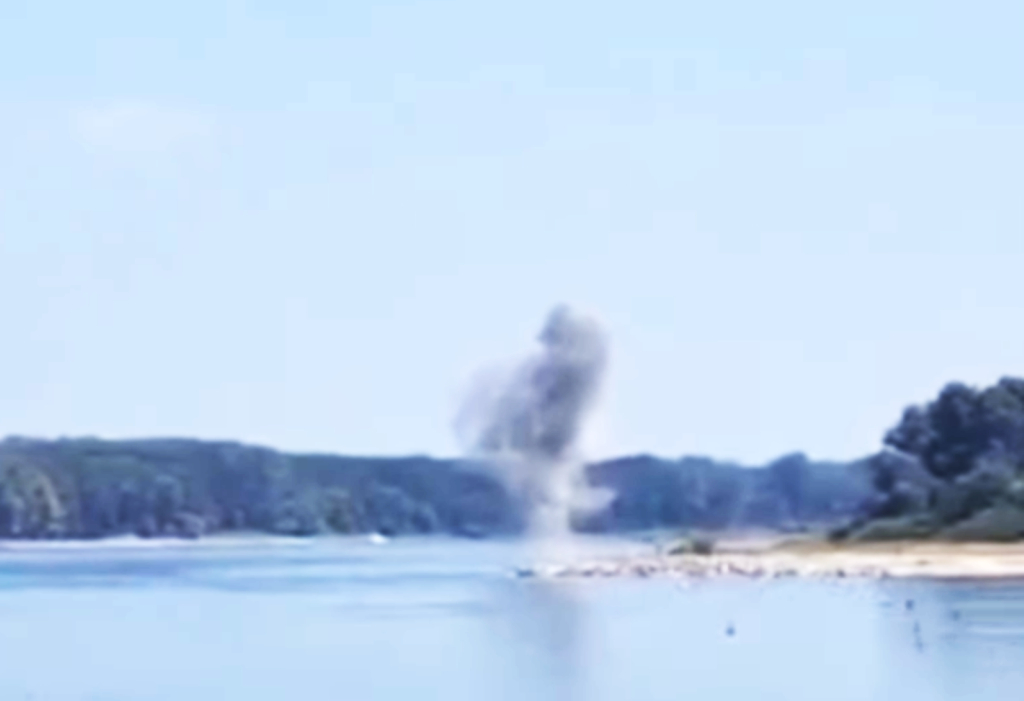Armata a reușit să devieze cursul Dunării, ca apa să ajungă la centrala de la Cernavodă. Militarii au folosit 100 de kilograme de explozibil