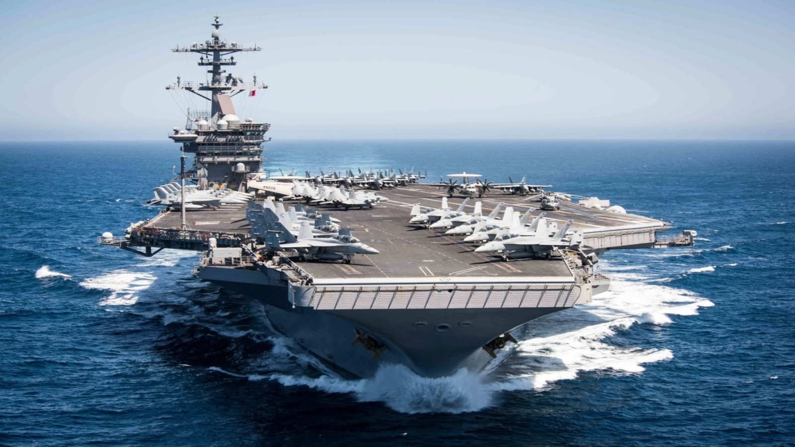 Armata americană are mari probleme cu portavioanele și cu sinuciderile: După doar o săptămână, SUA trimit o nouă navă - hangar în Orientul Mijlociu
