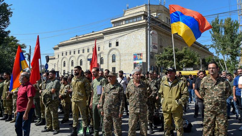 Armenia a declarat legea marțială și mobilizarea totală a Armatei după noi conflicte în regiunea Nagorno-Karabah