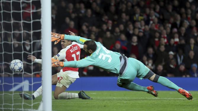 Arsenal încheie anul 2015 pe primul loc în Premier League