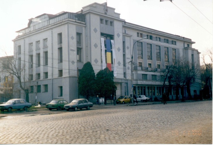 Artistii de la Casa de Cultura a Studentilor din Bucuresti protesteaza impotriva masurii de a fi evacuati ilegal de noua conducere